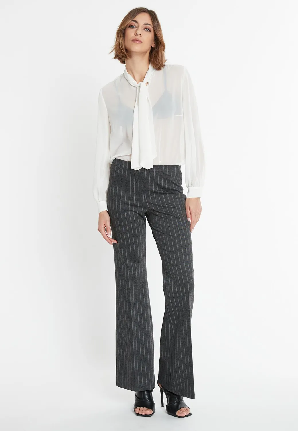 Ana Alcazar Swanea blusa chiffon bianca fiocco