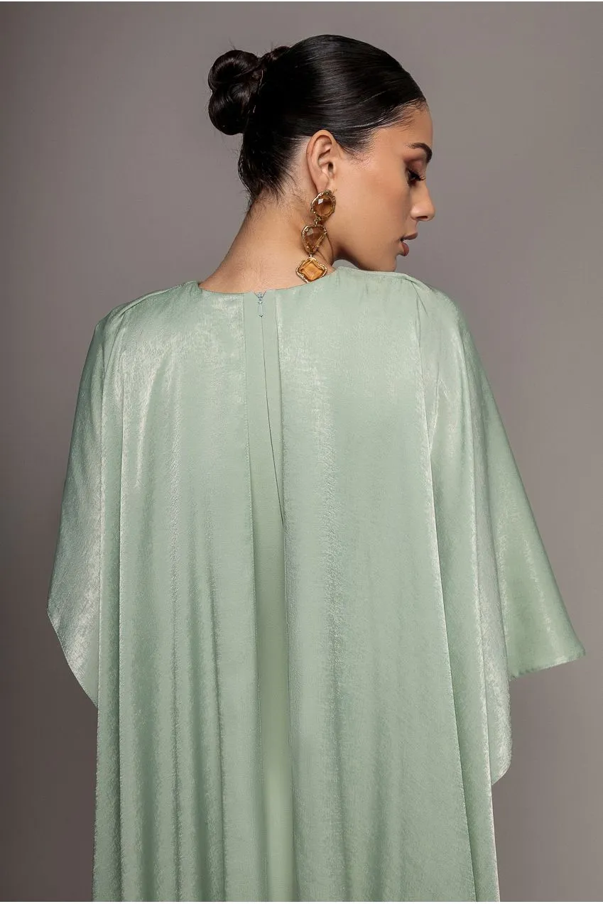 Goddiva Scoop Neck Cape abito maxi verde salvia in raso elegante