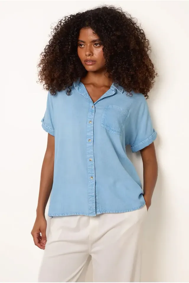 Blue Vanilla Button Front camicia denim chiaro manica corta