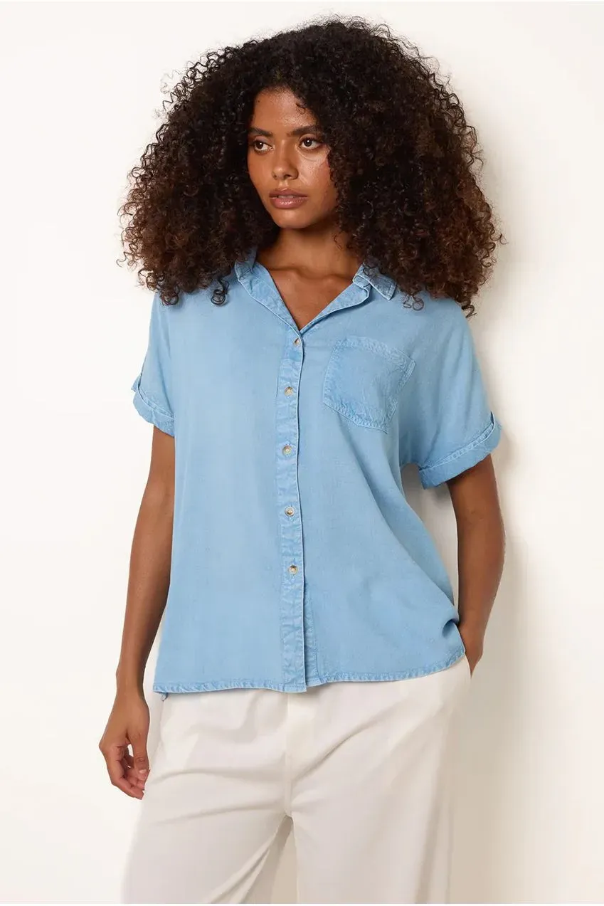 Blue Vanilla Button Front camicia denim chiaro manica corta