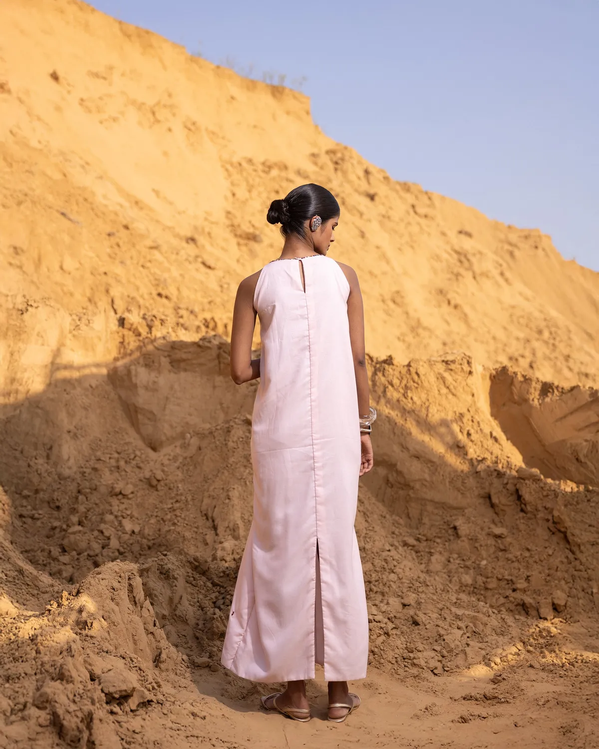 Our Dve Syntra Dress abito Desert Sand cotone seta