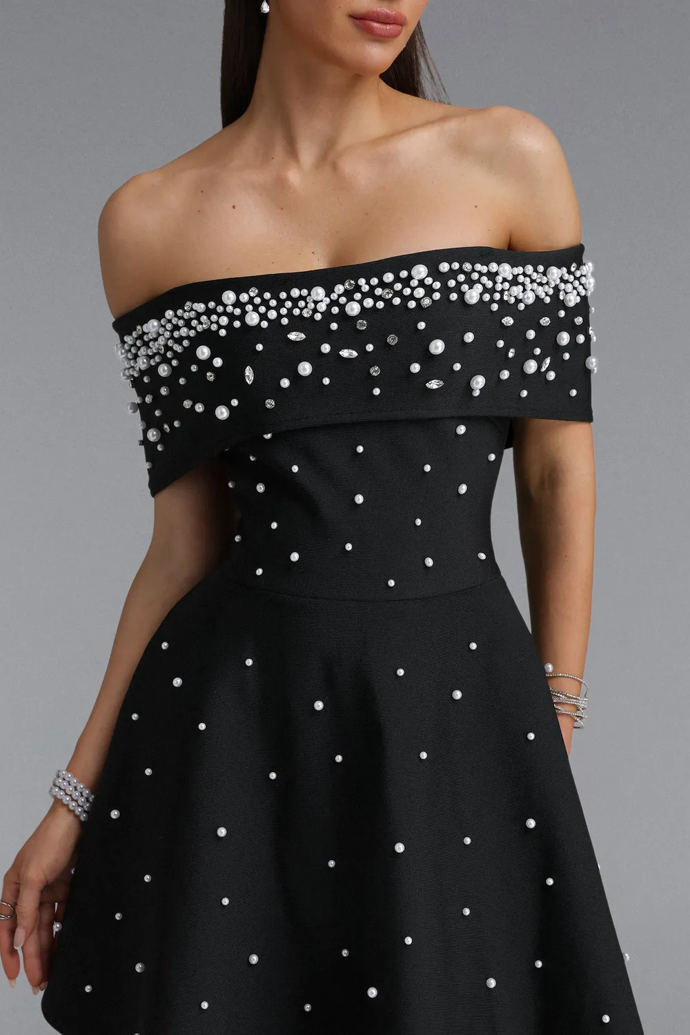 Bella Barnett Kawayi abito mini nero perle elegante