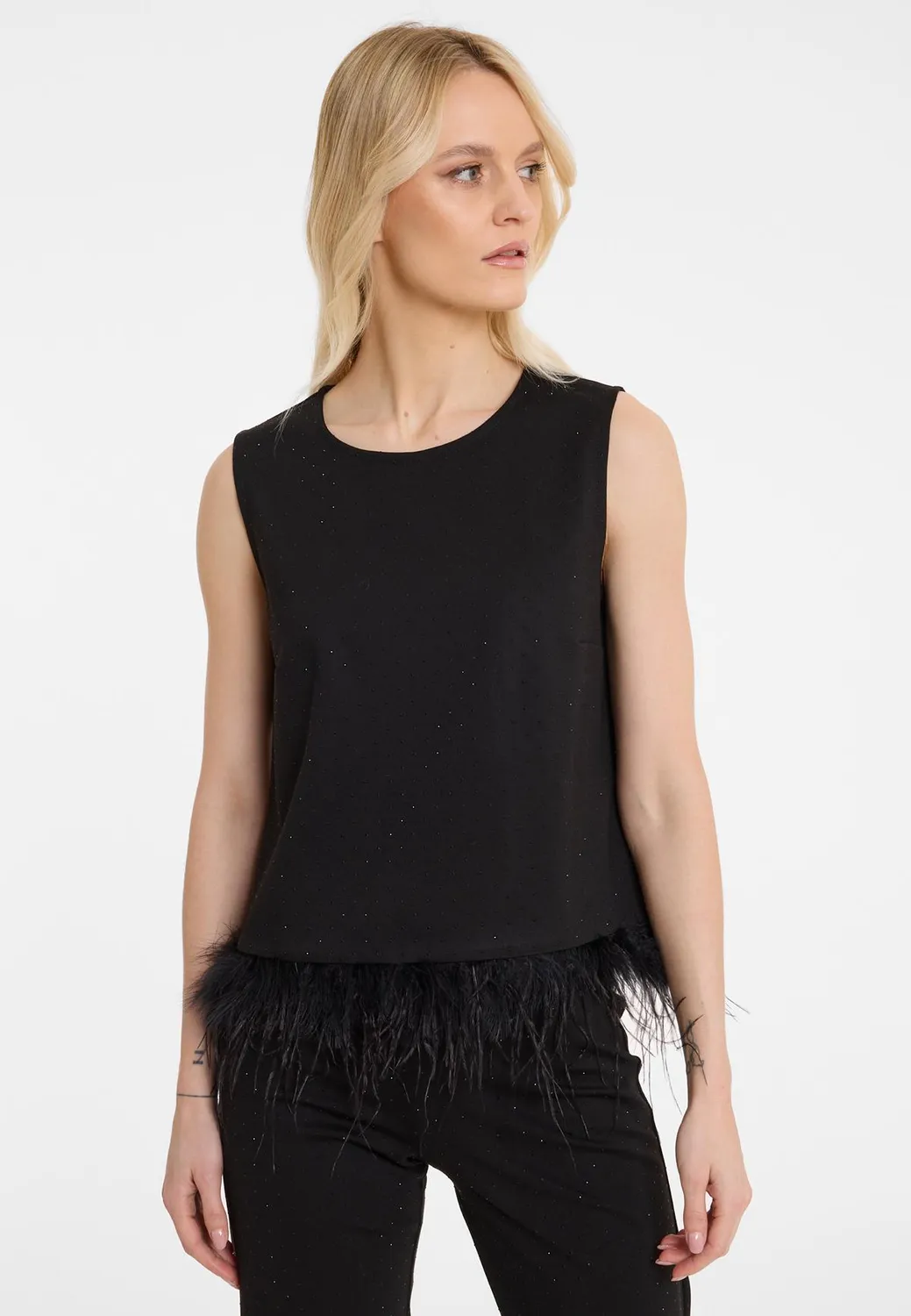 Ana Alcazar Abosea top nero glitter con piume