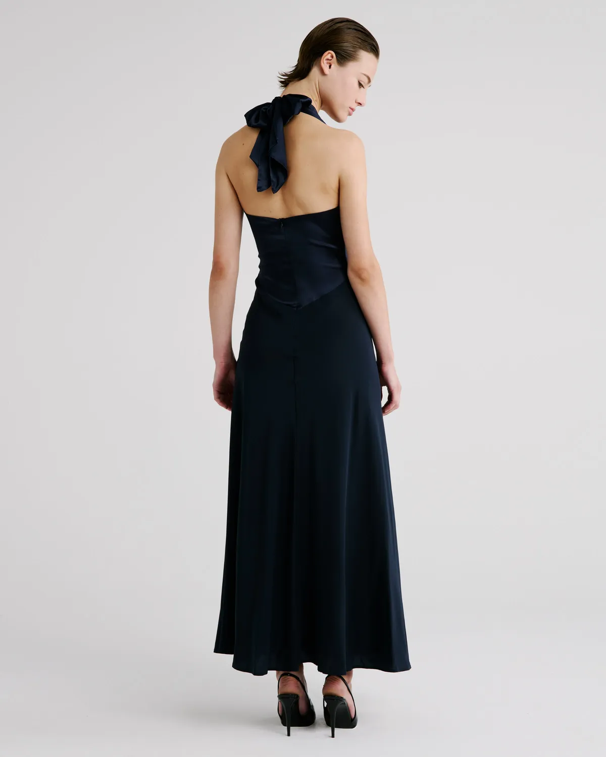 Violante Nessi Anya abito sera blu seta satin crepe