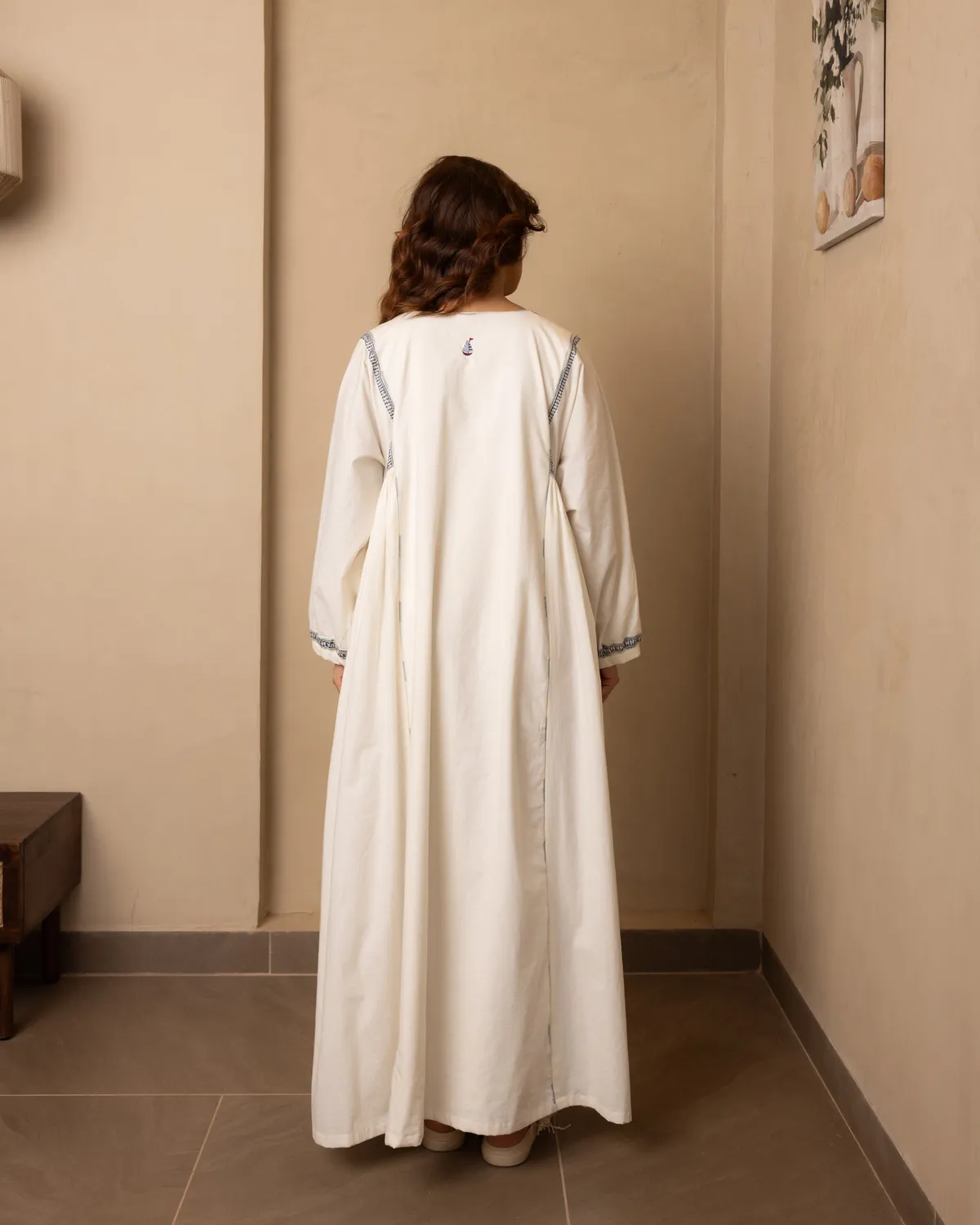 Our Dve Maris abito beige poplin manica lunga