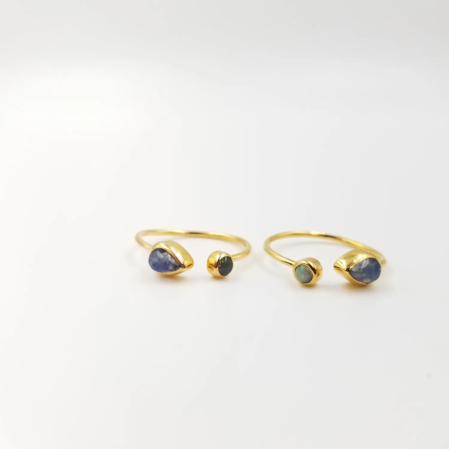 Our Dve Opal and Moonstone anello opale placcato oro
