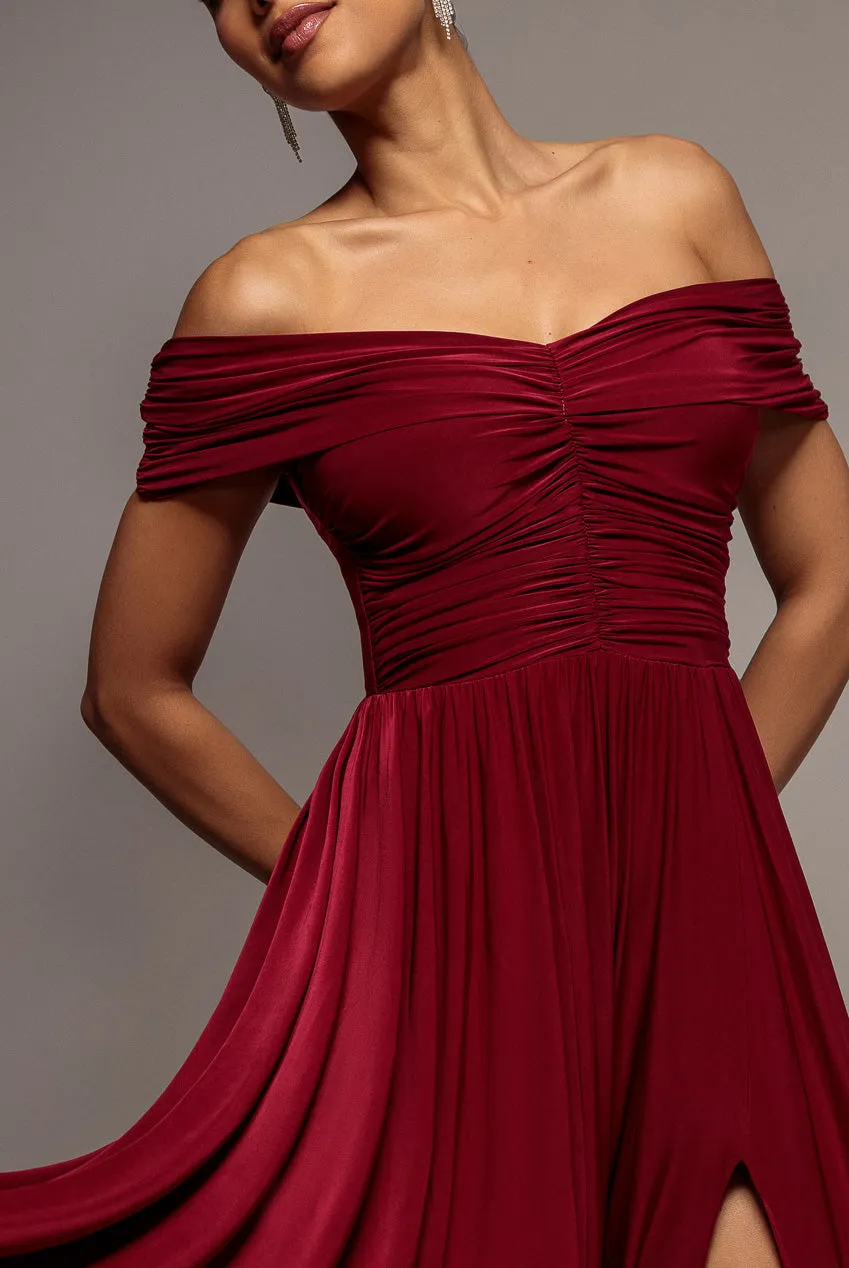 Goddiva Gathered Bardot abito maxi berry spacco