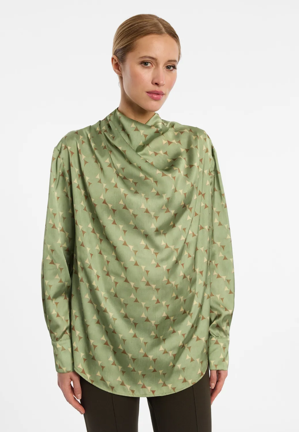 Ana Alcazar Eminora blusa raso menta scollo