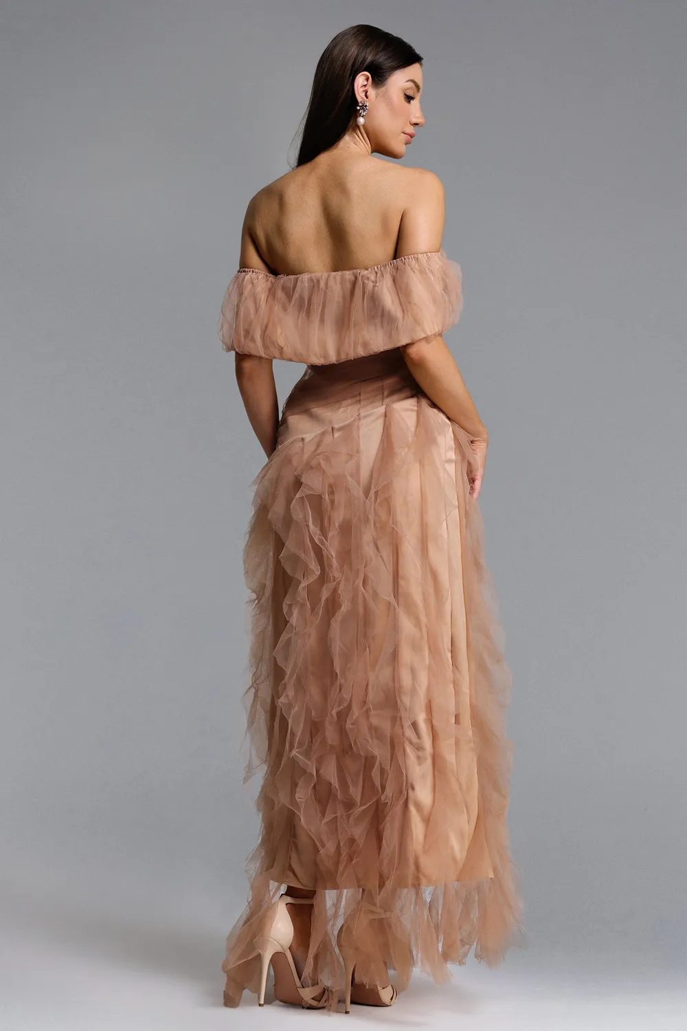 Bella Barnett Revie abito maxi beige tulle