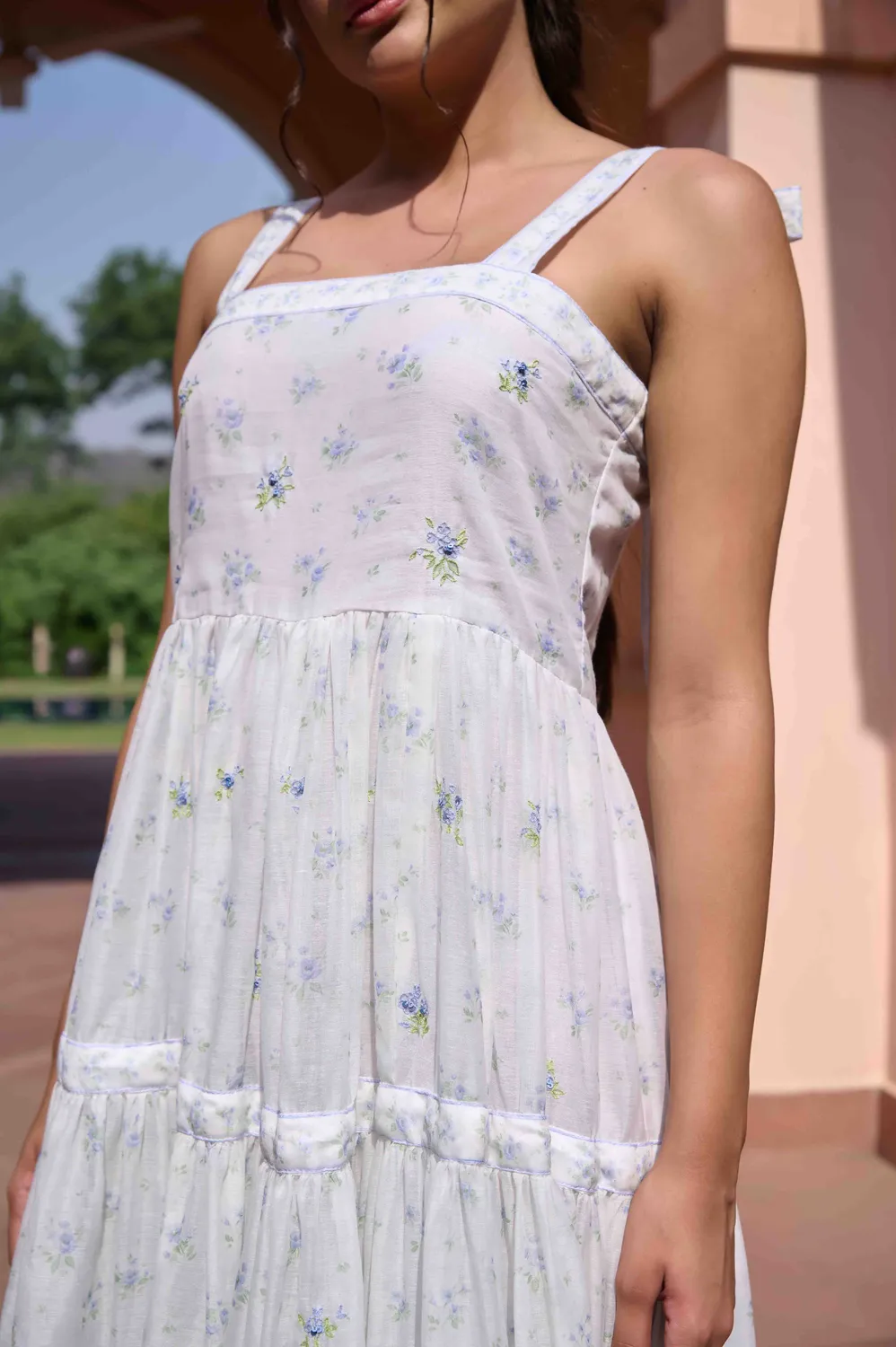 Our Dve Donna abito bianco spalline chanderi