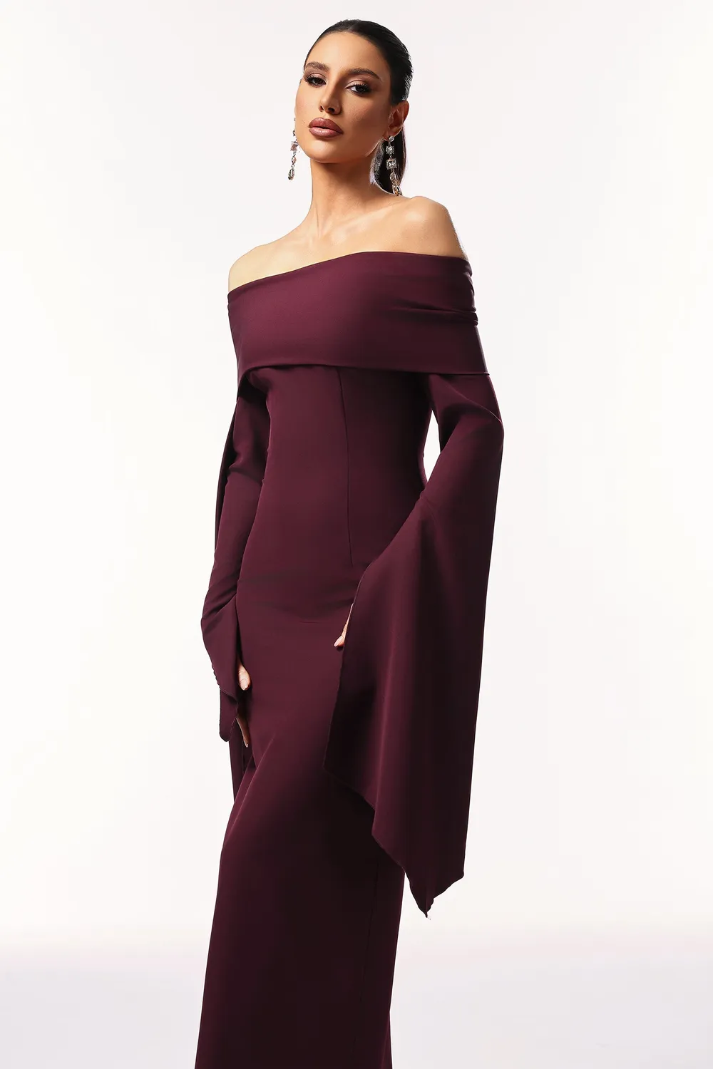 Bella Barnett Zaria abito maxi viola spalle scoperte