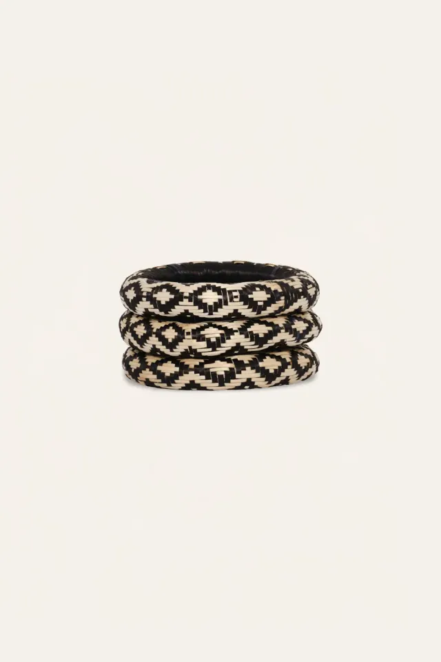 Johanna Ortiz Dancer's Essence bracciali neri tetera