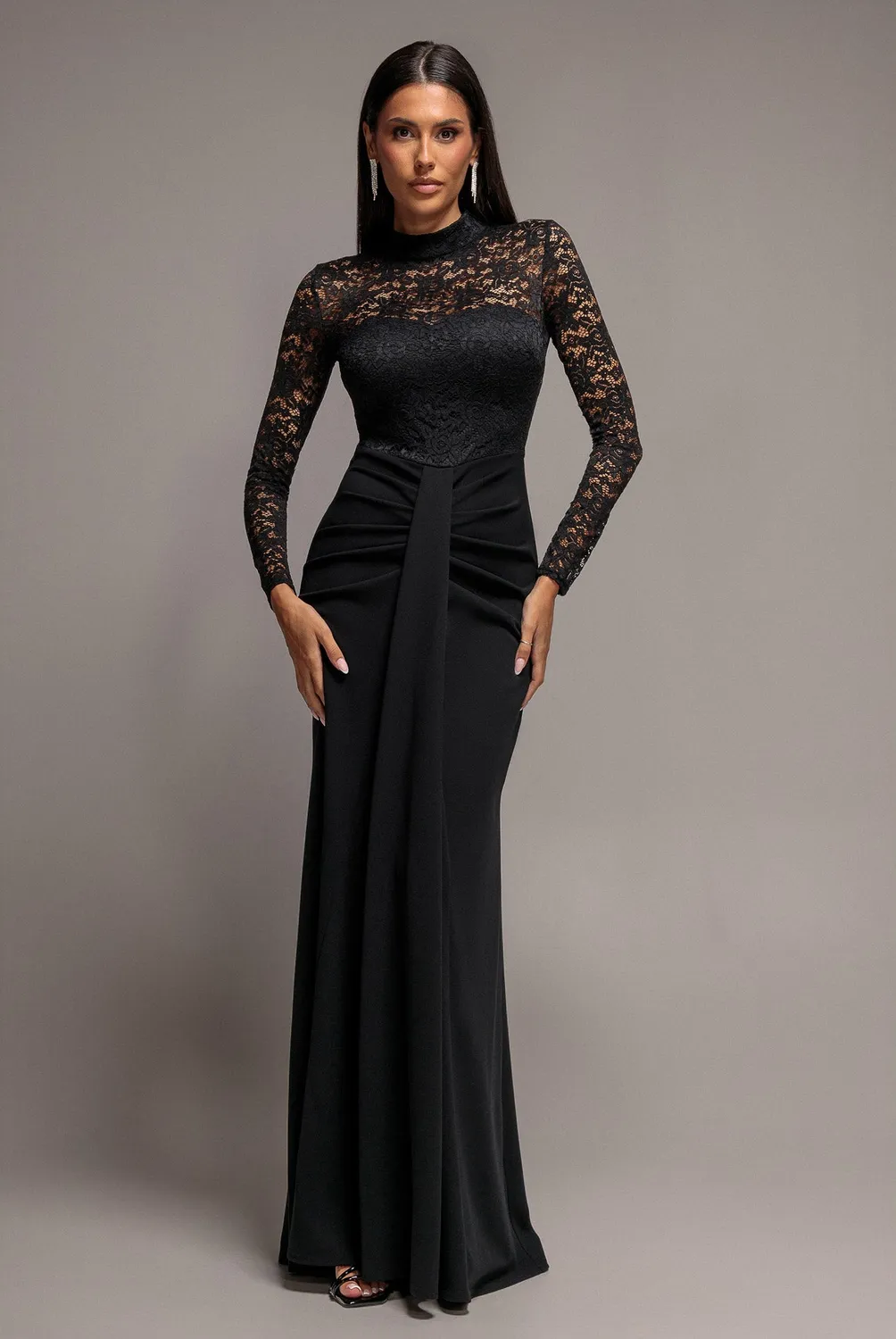Goddiva Lace High Neck abito maxi nero manica lunga