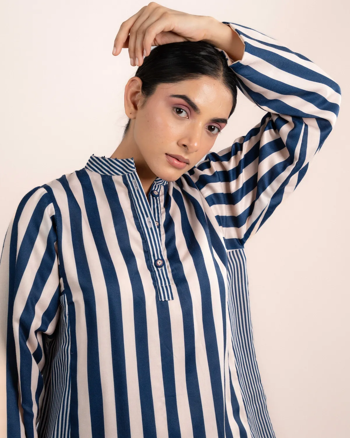 Our Dve Zuri camicia blu righe spesse modal 29 pollici