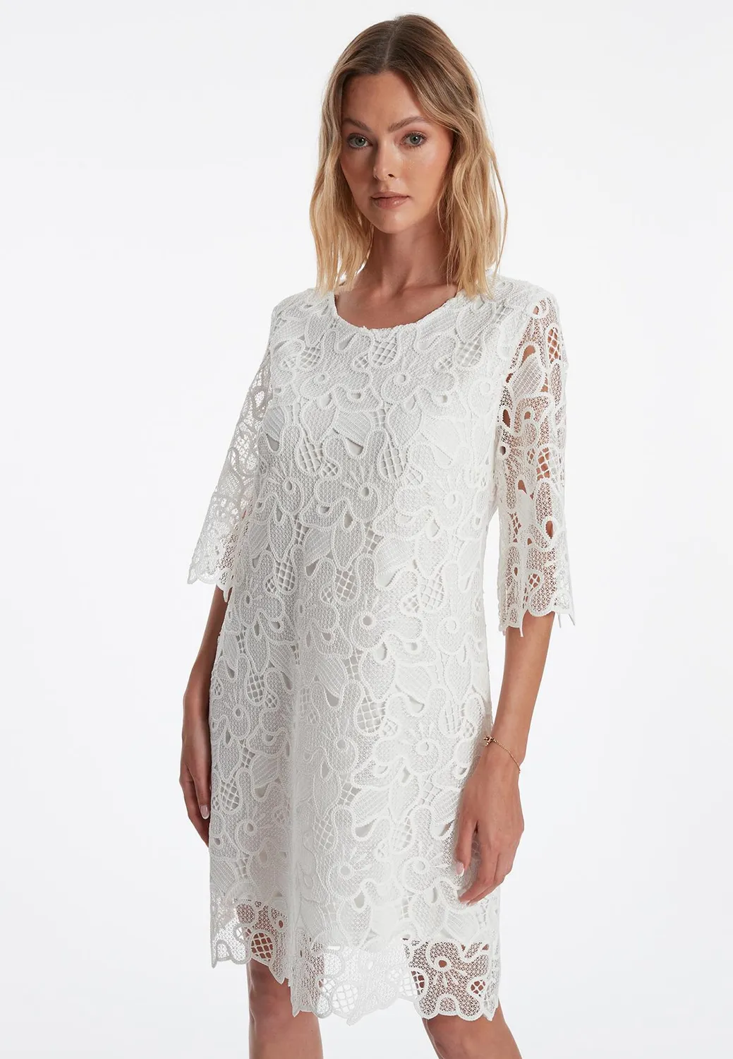 Ana Alcazar Zafona abito pizzo bianco linea A