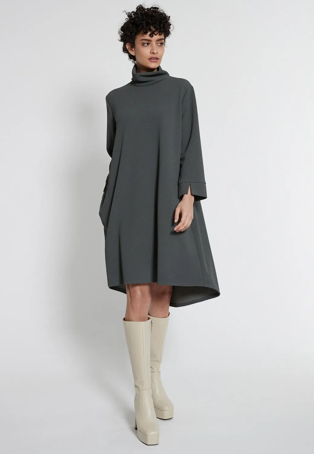 Ana Alcazar Morty abito grigio collo alto tasche