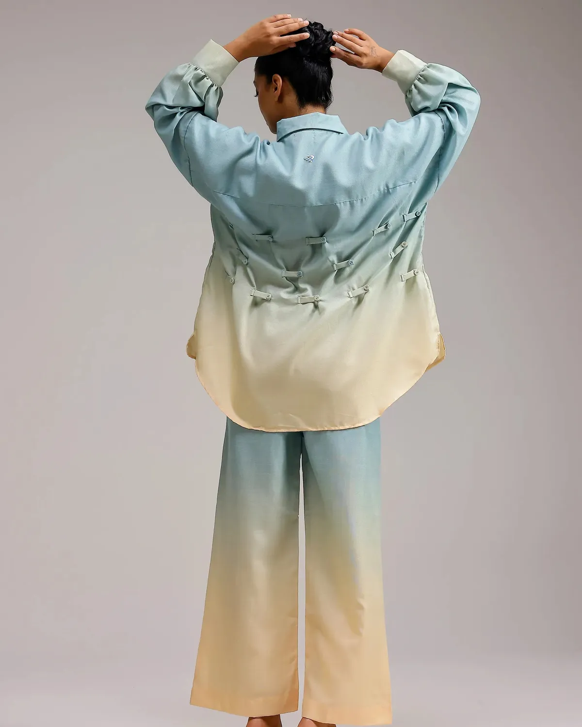 Our Dve Ocean Mist camicia lino avorio sfumata