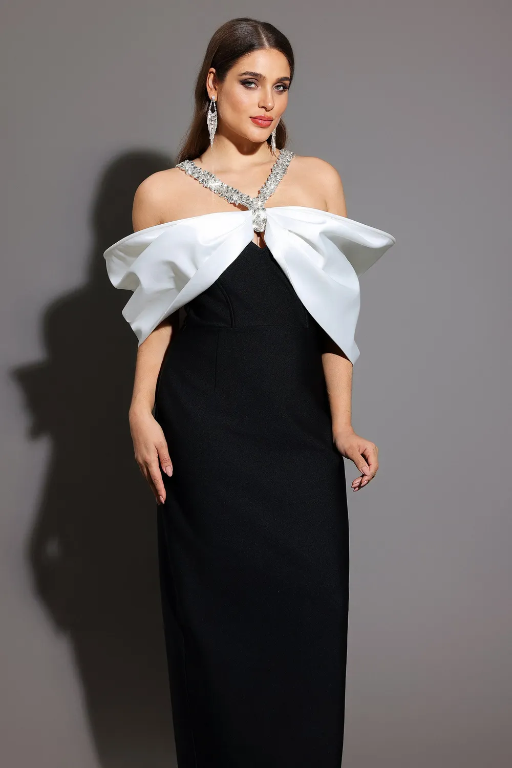 Bella Barnett Lucifa Halter Bow Bandage abito maxi nero XL