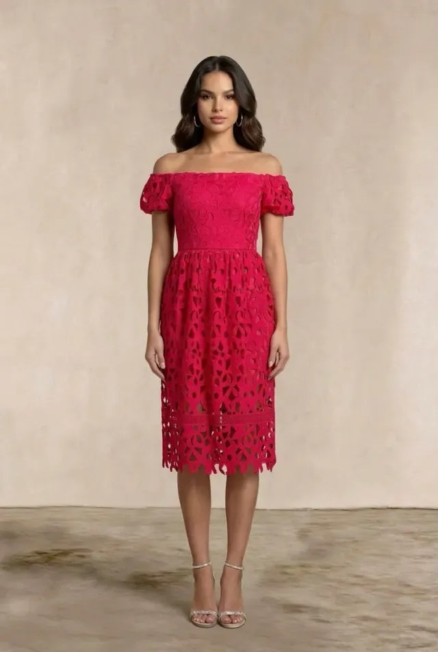 Chi Chi London Bardot Premium Lace abito midi rosa