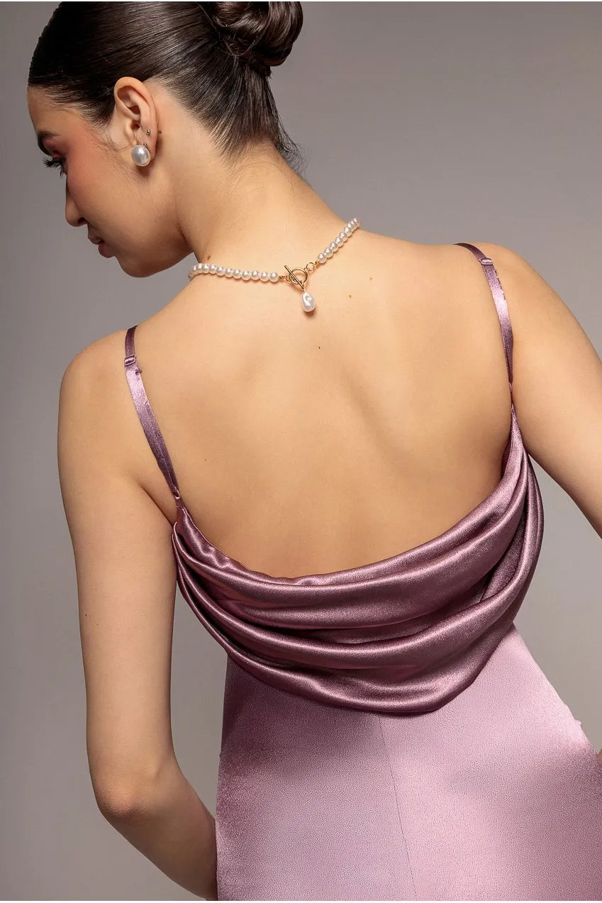 Goddiva Cowl Back abito maxi rosa in raso