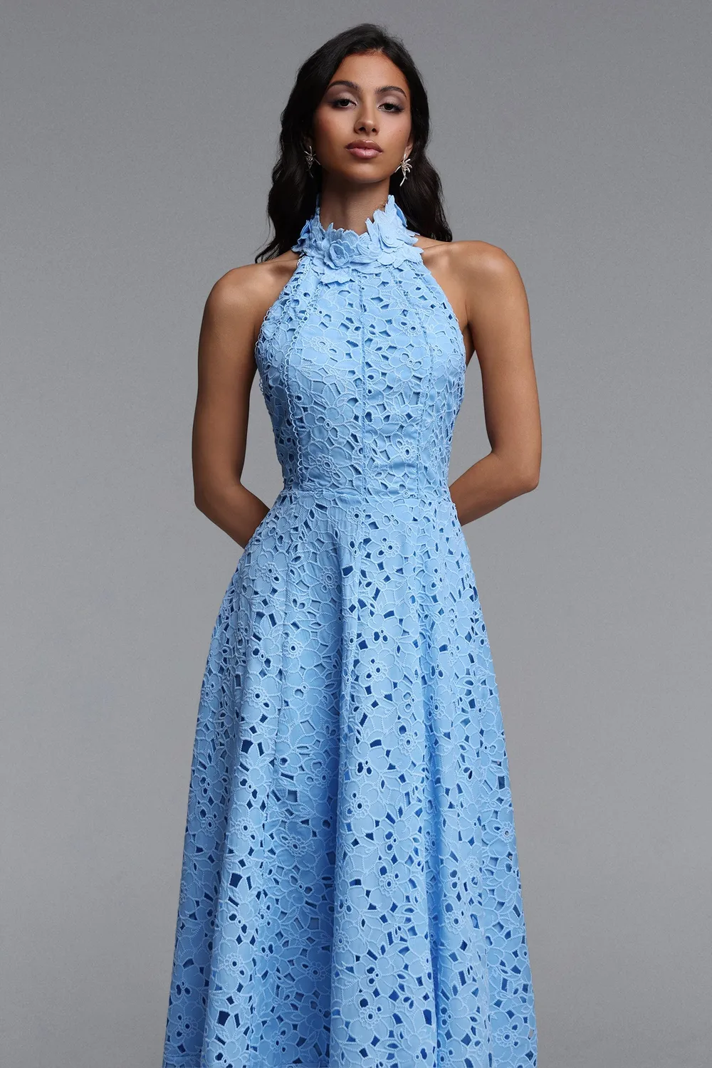 Bella Barnett Nuvola abito midi blu scollo halter
