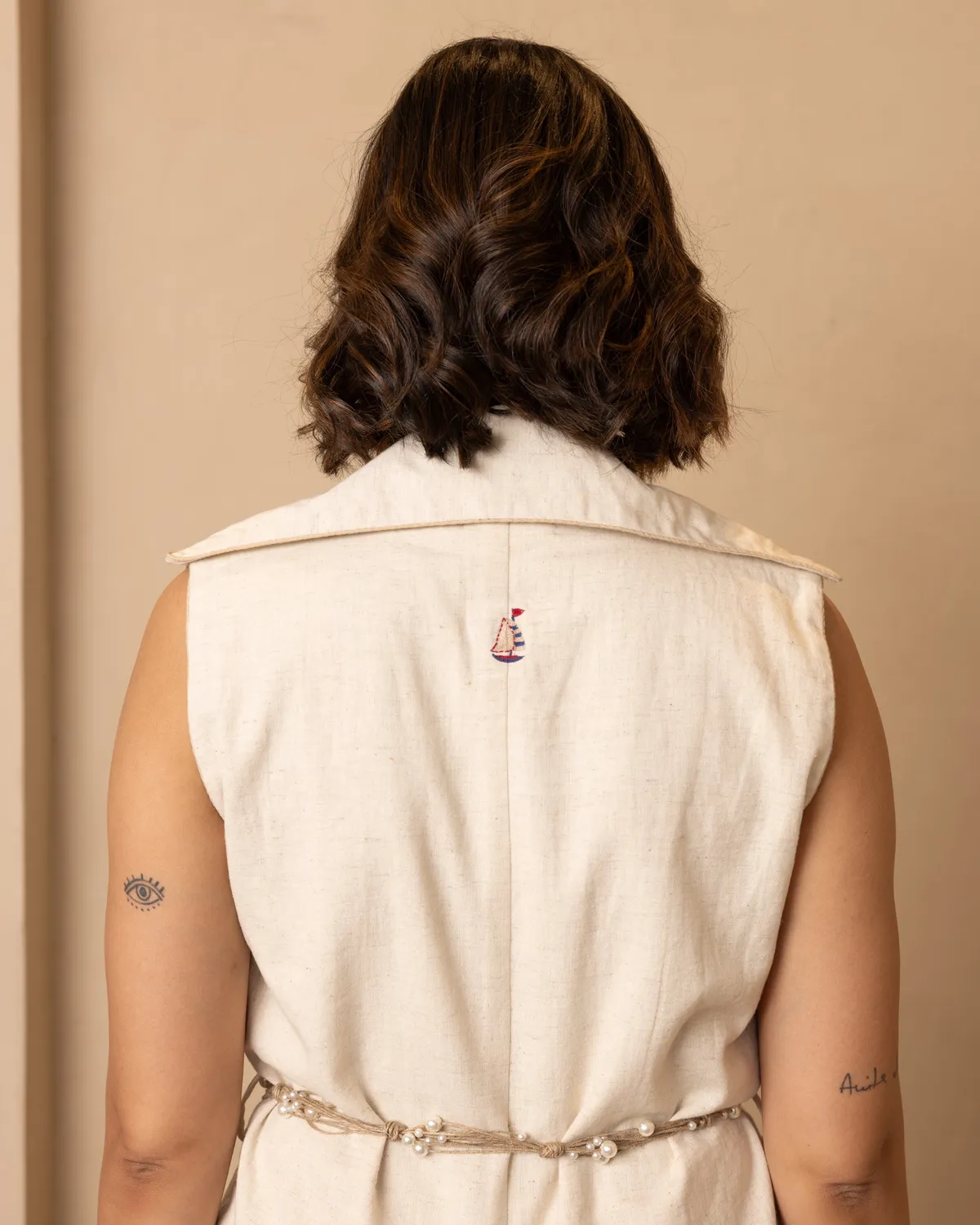 Our Dve Knot coordinato top pantaloni beige cintura corda