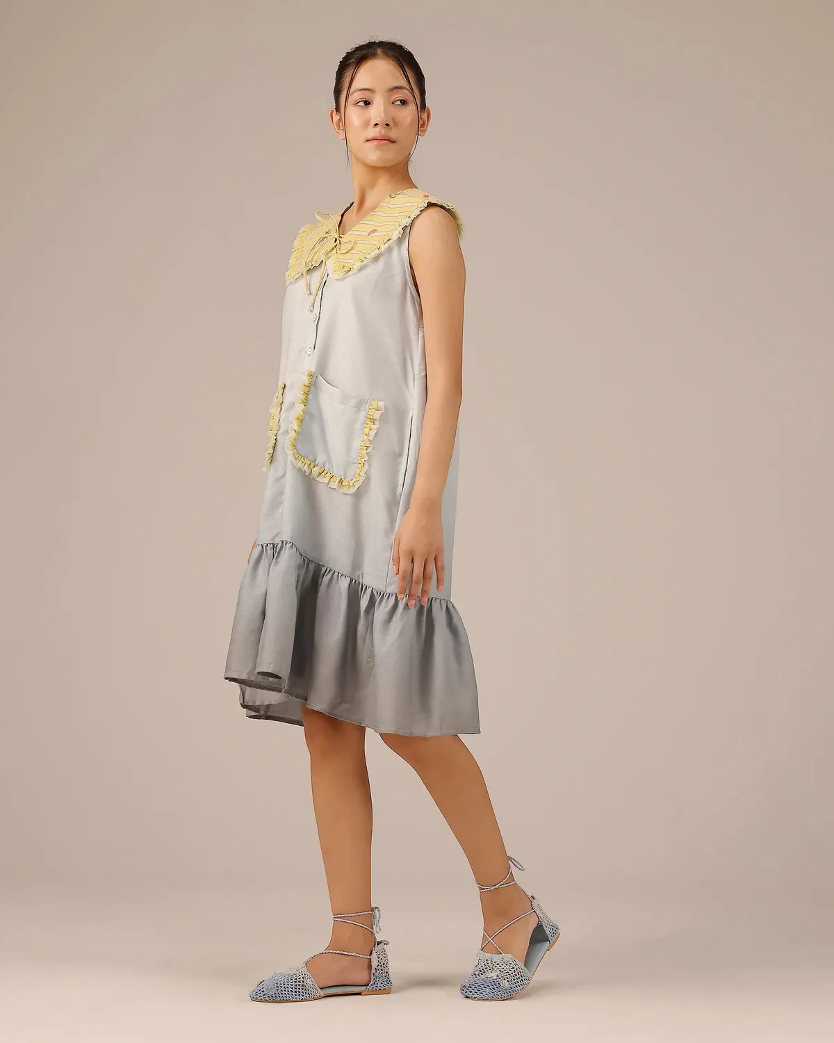 Our Dve Coconut Crush vestito lino grigio smanicato