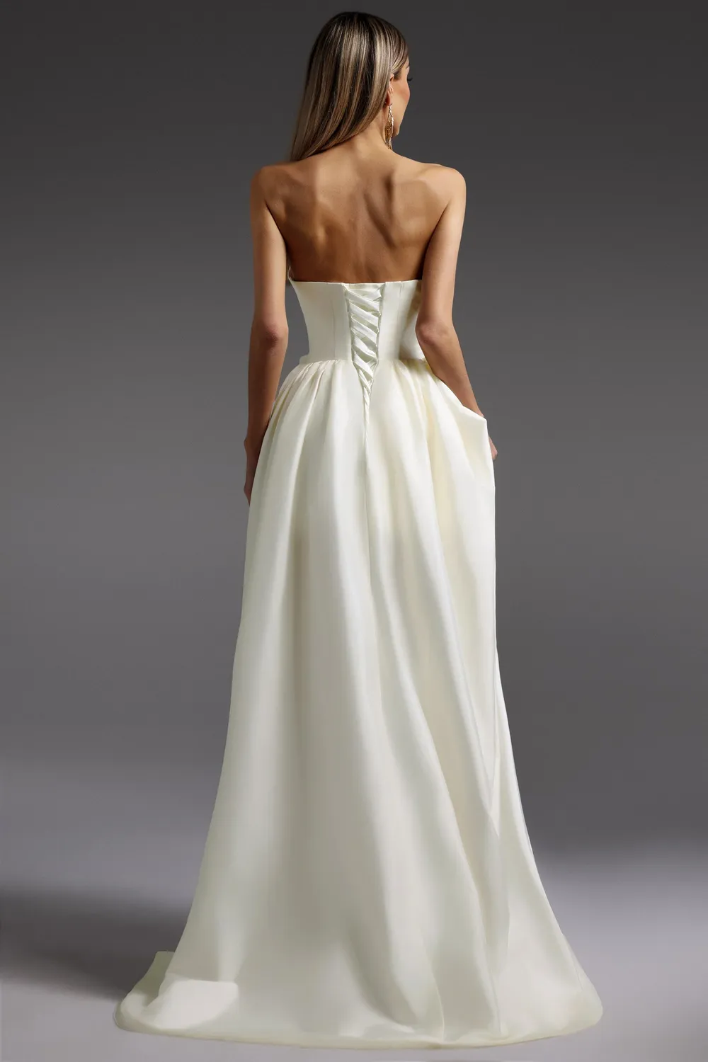 Bella Barnett Tabitha abito maxi bianco fiori senza maniche