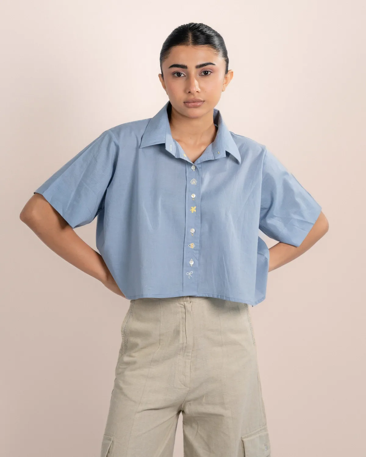 Our Dve Sia camicia cropped azzurra cotone