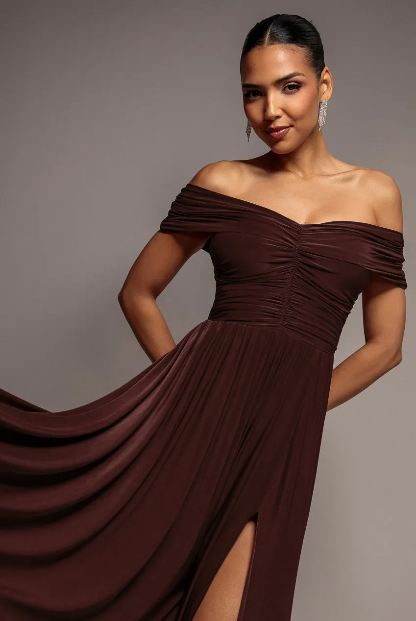 Goddiva Abito Maxi Bardot Marrone Scuro con Spacco