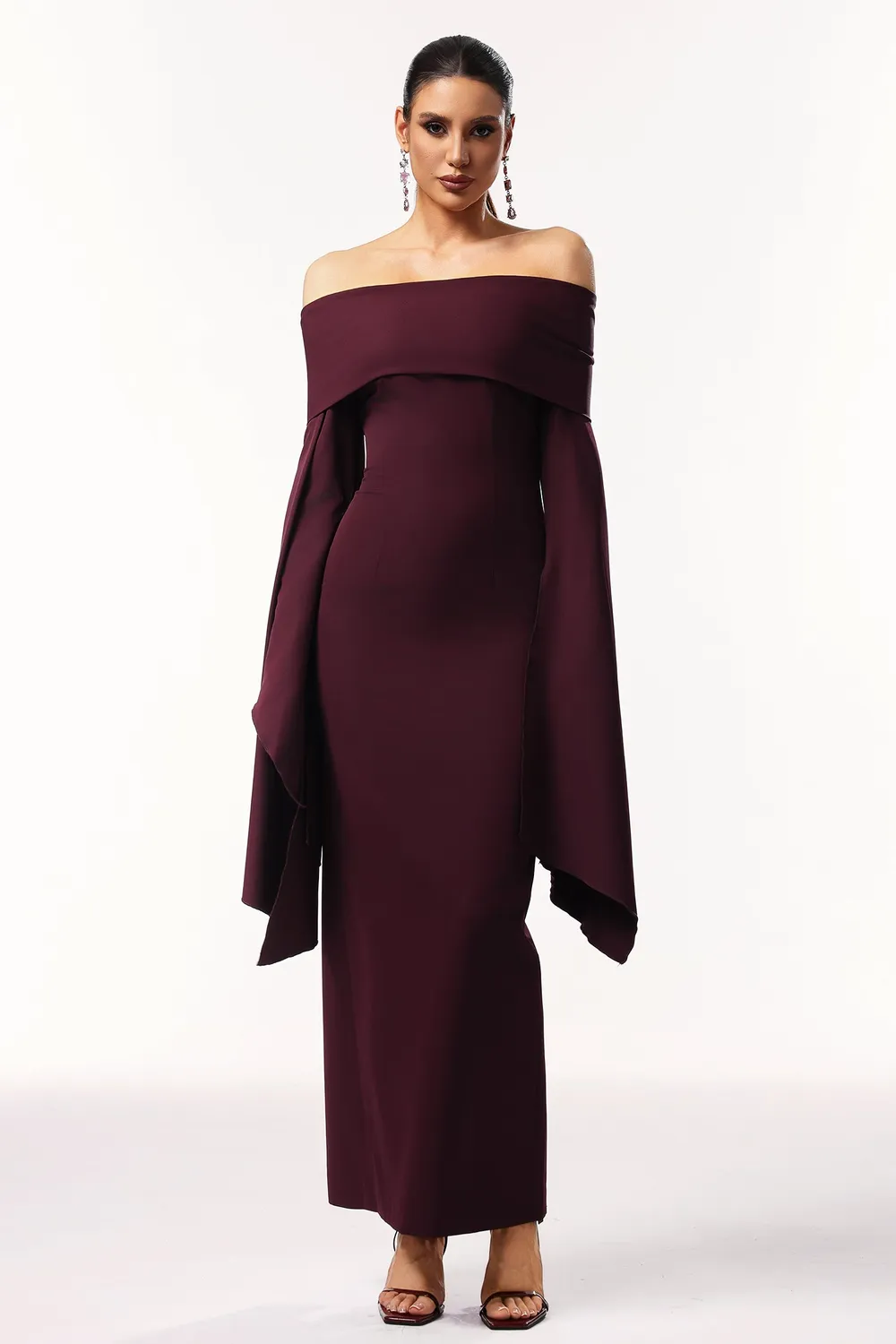 Bella Barnett Zaria abito maxi viola spalle scoperte