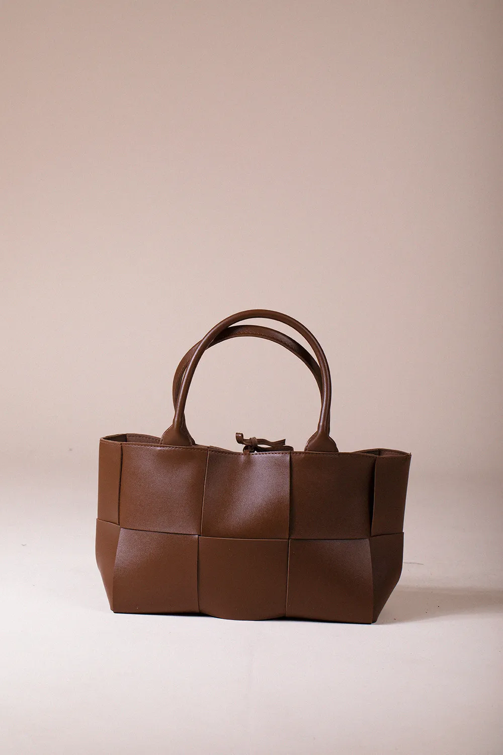SVNX Wide Woven Tote borsa marrone intrecciata