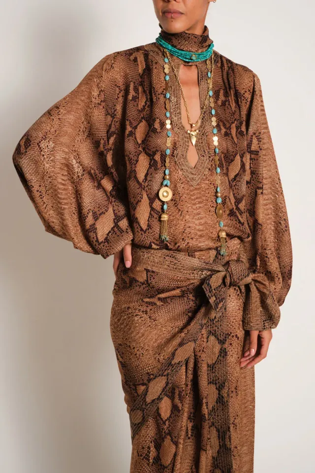 Johanna Ortiz New Romancero Gitano top seta cammello