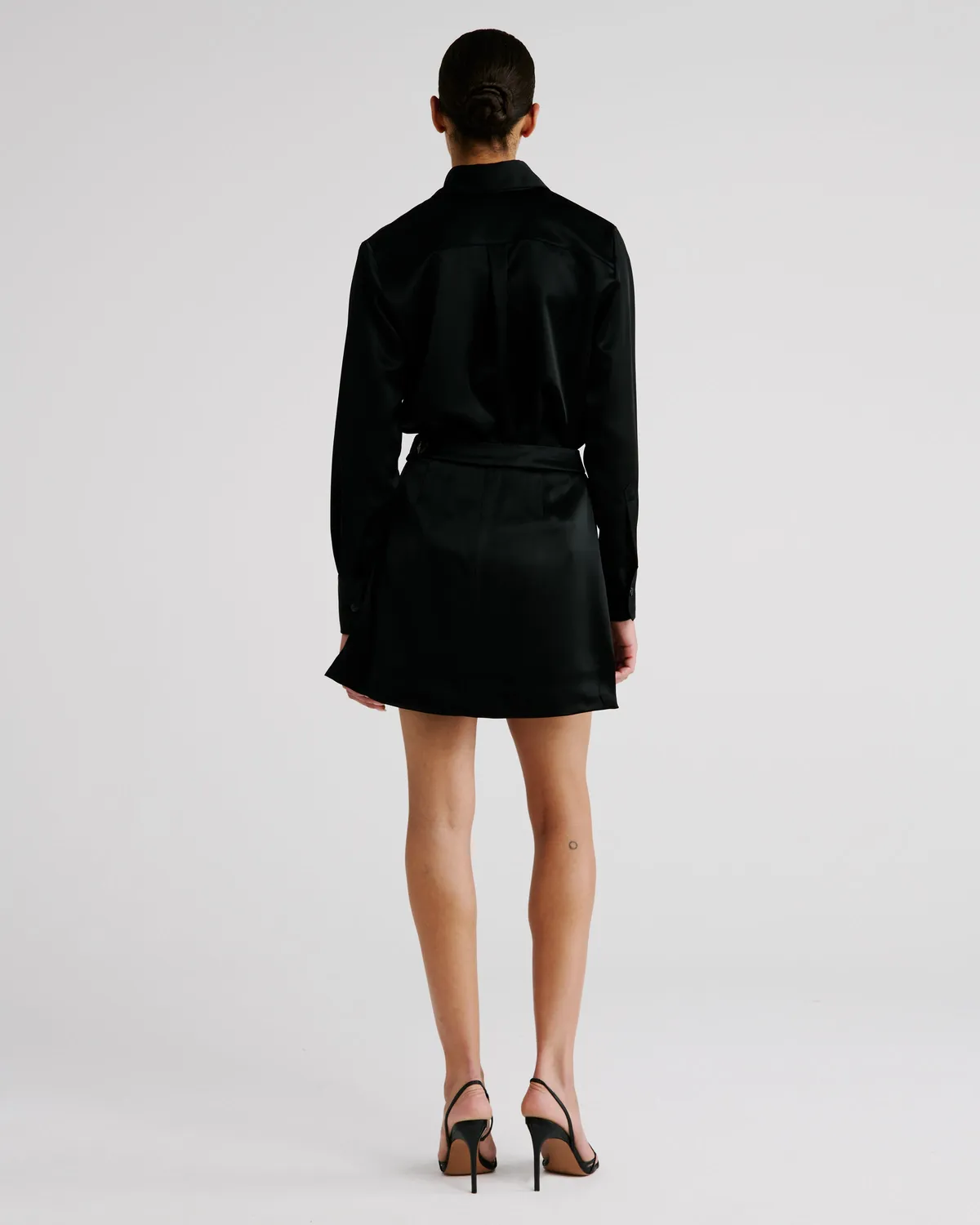 Violante Nessi Violi camicia nera cady satin collo