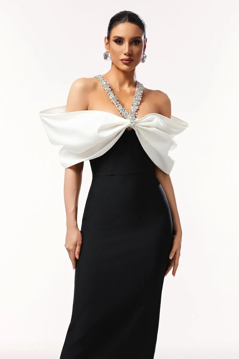 Bella Barnett Lucifa abito maxi nero crema halter