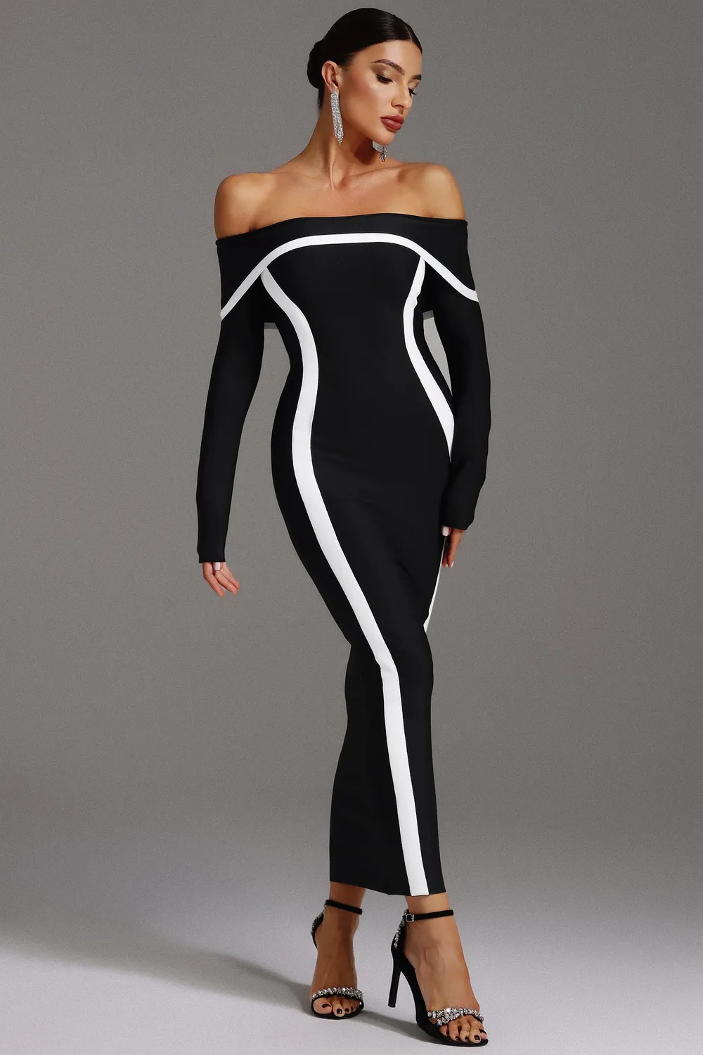 Bella Barnett Hilda abito maxi nero spalle scoperte maniche lunghe