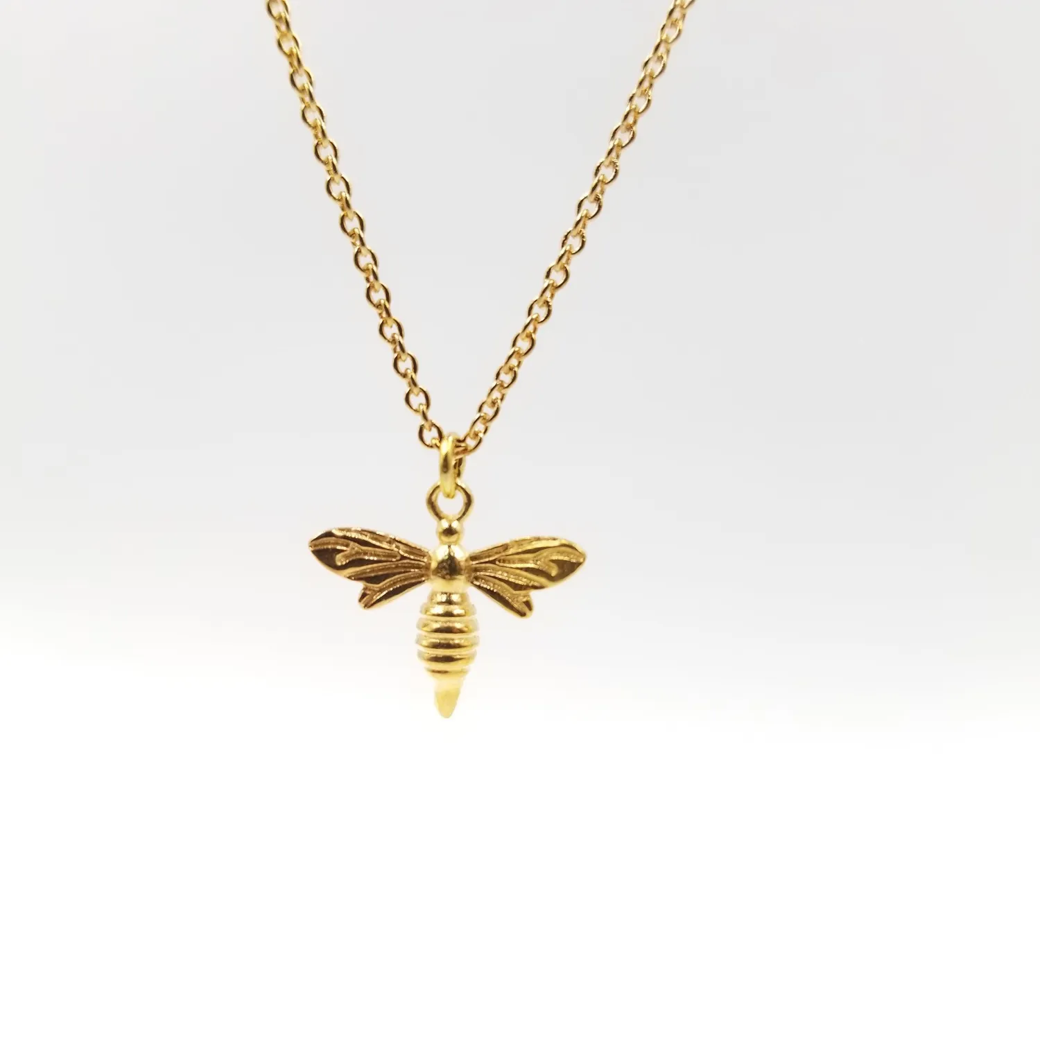 Our Dve Bee-tle Chain collana ape placcata oro 18kt
