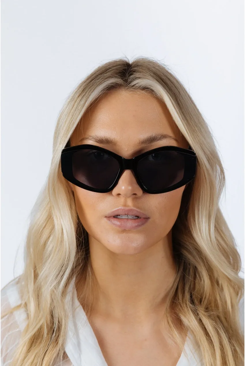 SVNX Angular Cat-Eye occhiali da sole neri