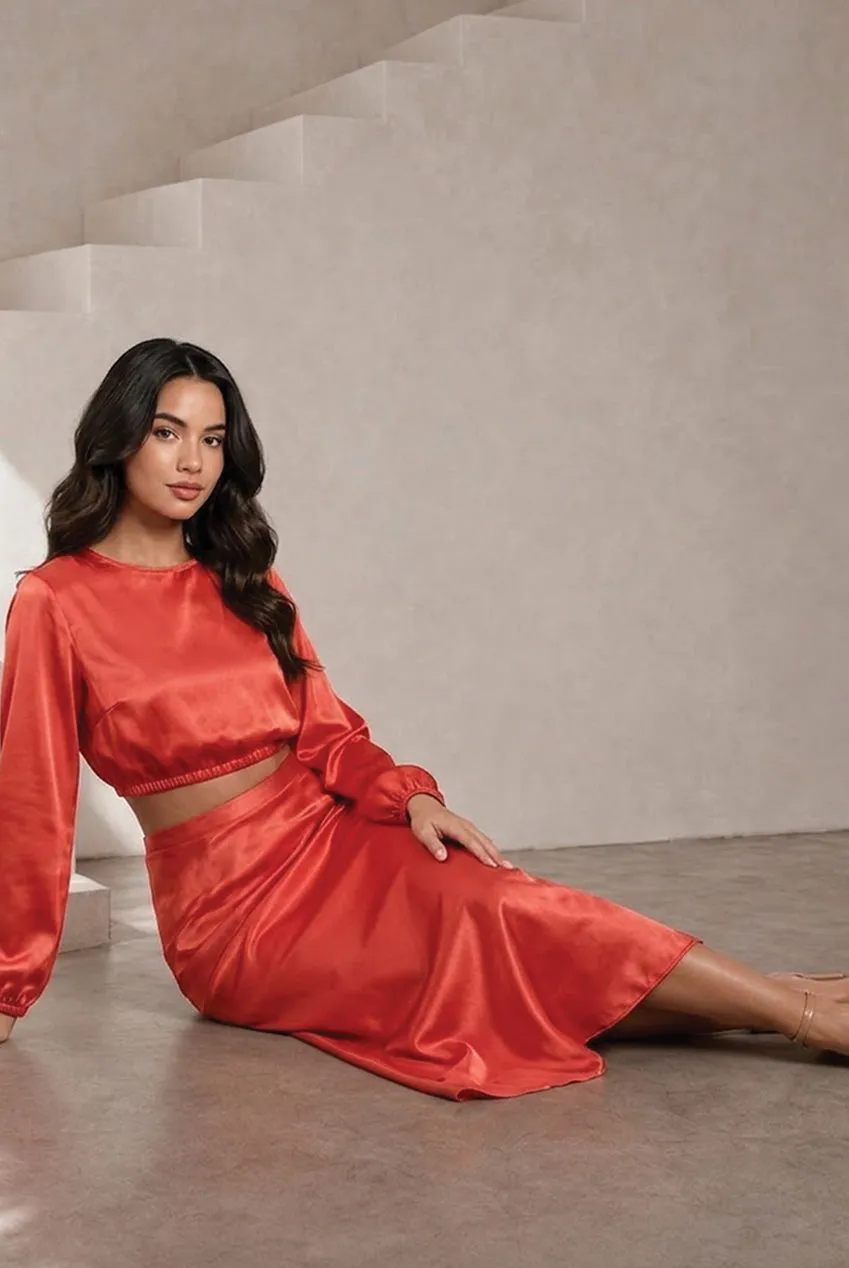 Chi Chi London BN0643 gonna satin rossa midi