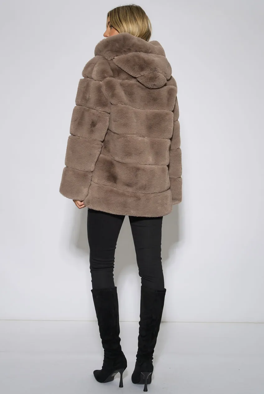 Gini London Fur giacca pelliccia mocha cappuccio taglio...