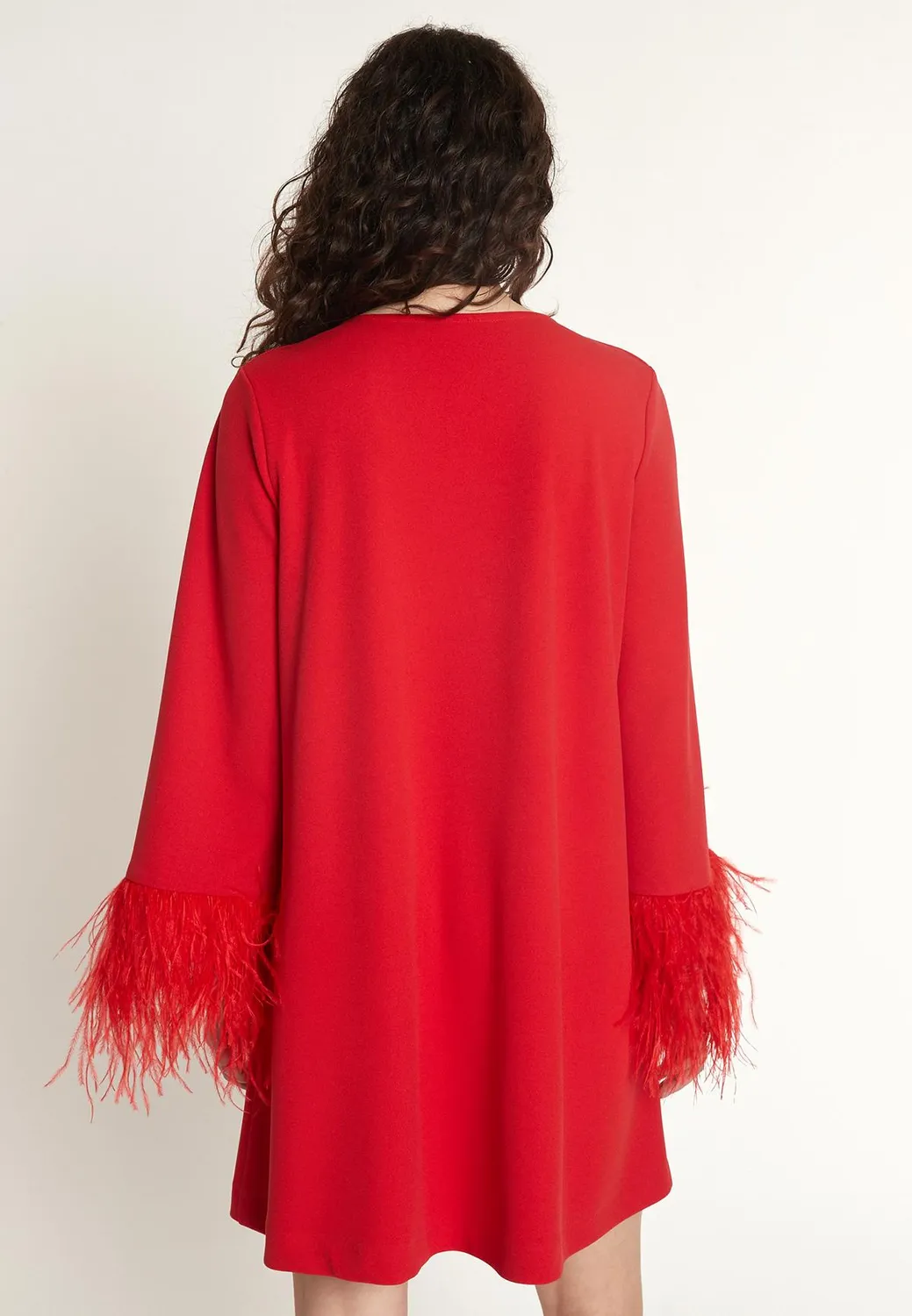 Ana Alcazar Okoro abito cocktail rosso piume