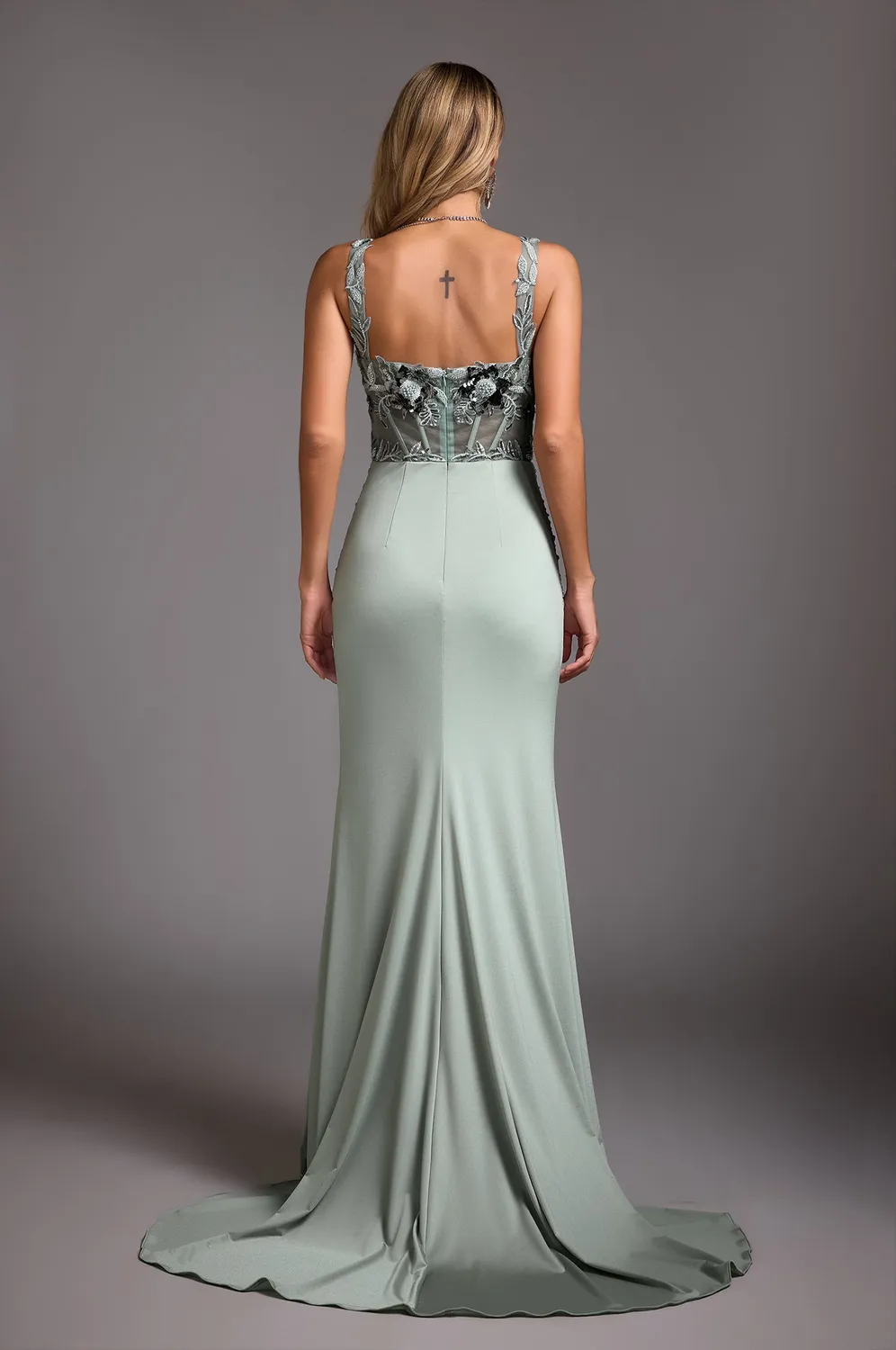 Bella Barnett Valery Diamond abito sirena verde paillettes
