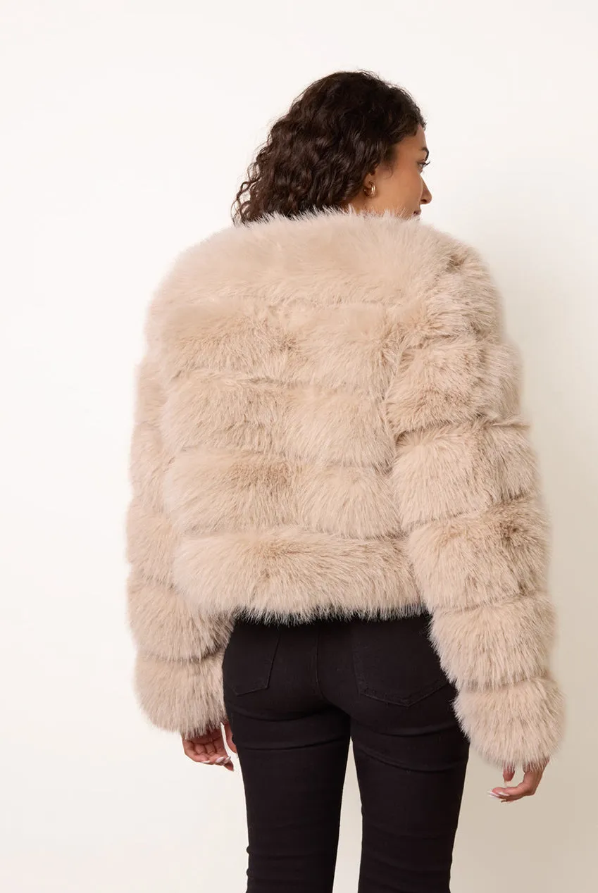 Blue Vanilla cappotto corto ecopelliccia beige collo tondo