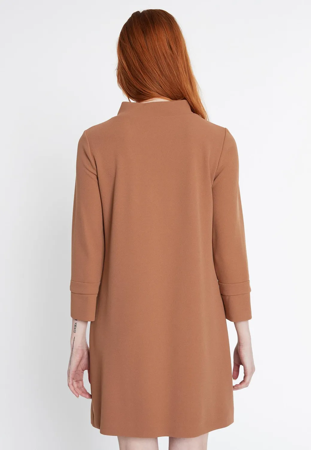 Ana Alcazar Sidara abito beige collo coreano