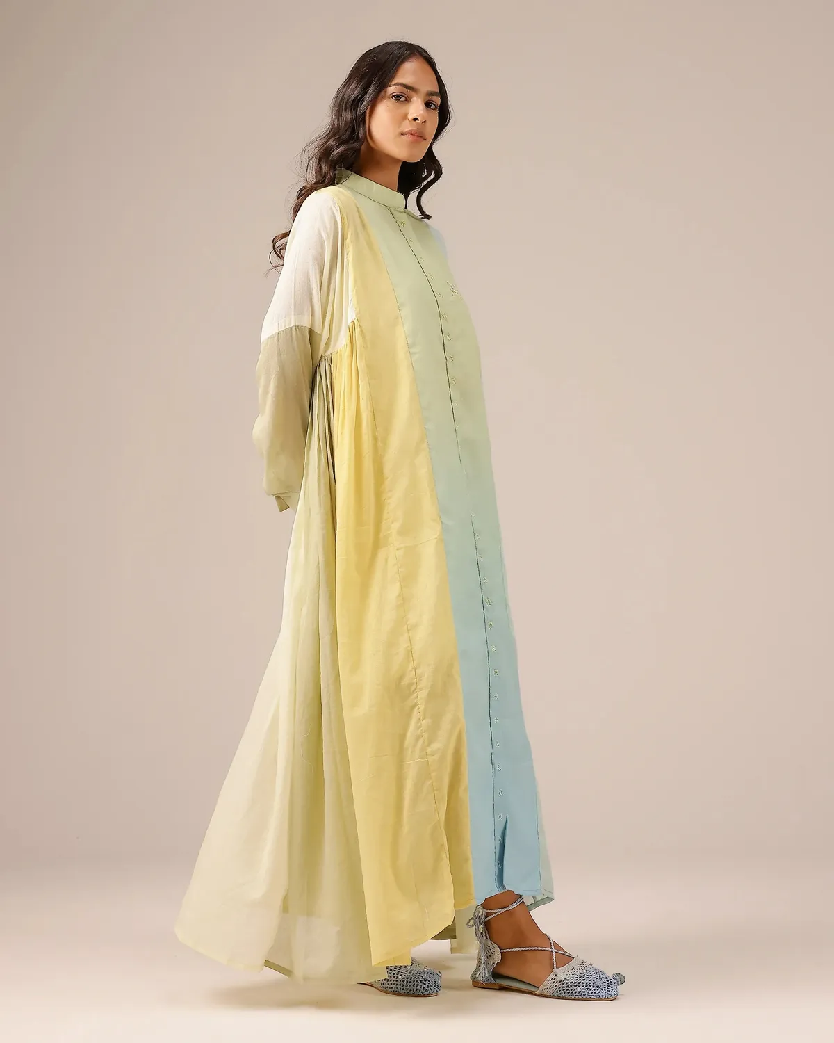 Our Dve Drift Dress vestito verde-blu in lino