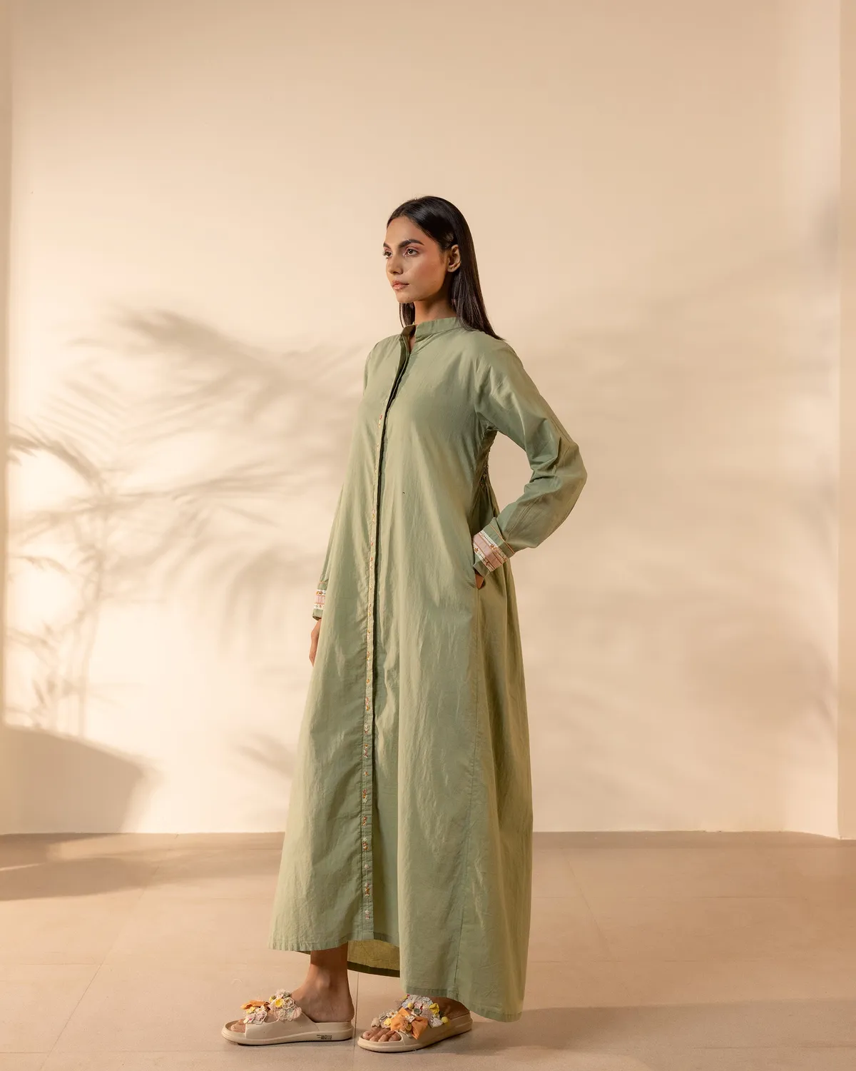 Our Dve Whimsy abito lungo verde chiaro ricamato