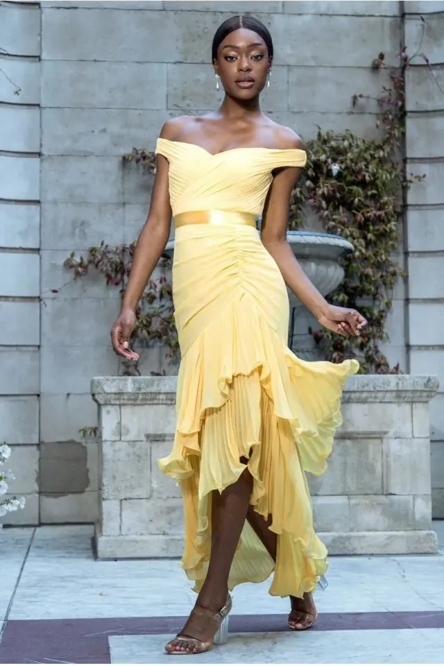 Goddiva Pleated Bardot abito midaxi chiffon limone scollo omeri