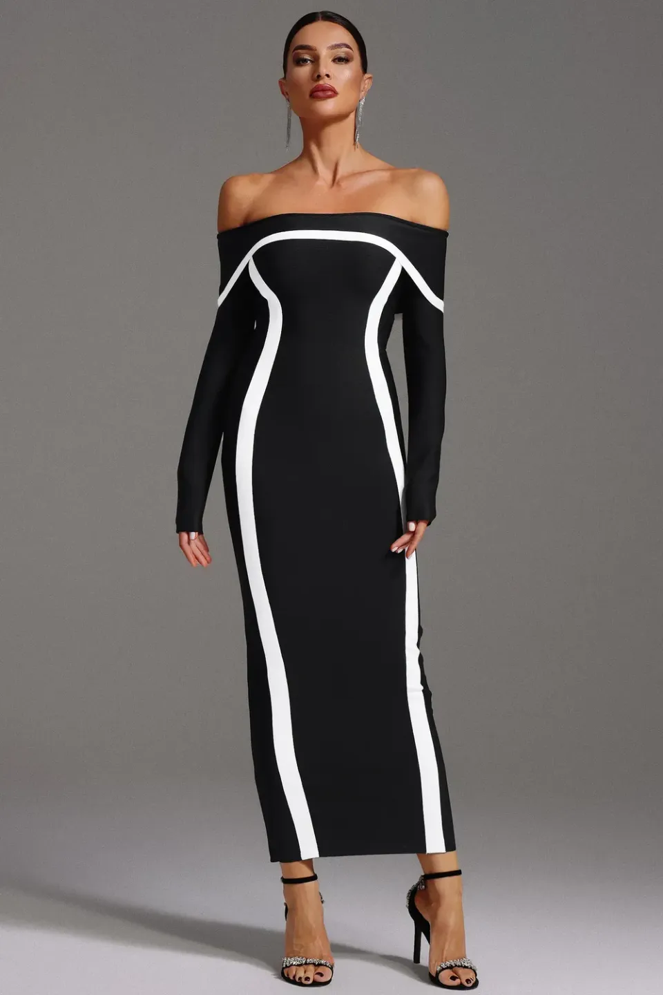 Bella Barnett Hilda abito maxi nero spalle scoperte maniche lunghe