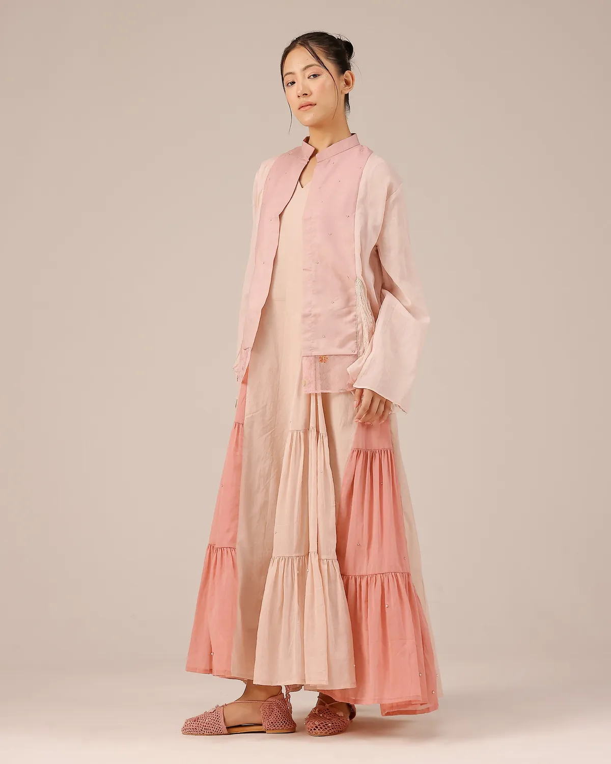 Our Dve Blush Pearl completo abito giacca rosa perle