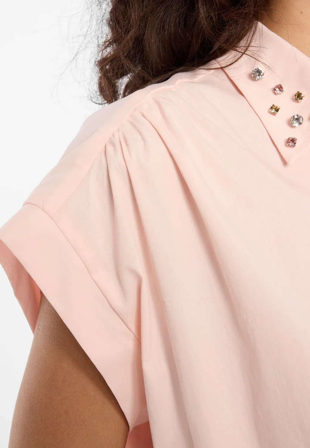 Ana Alcazar Dozai blusa rosa estiva con strass
